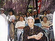 医療法人柳育会/介護老人保健施設/グリーンビュー希望ヶ丘(福岡県八女市)バスハイク(藤見学)