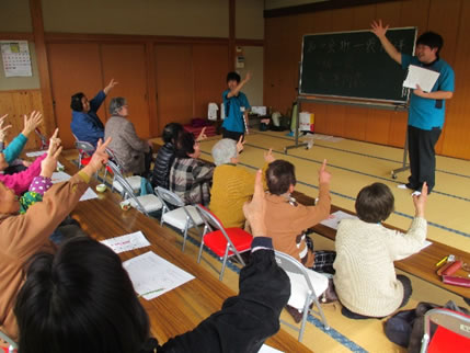 写真：健康サロン様子